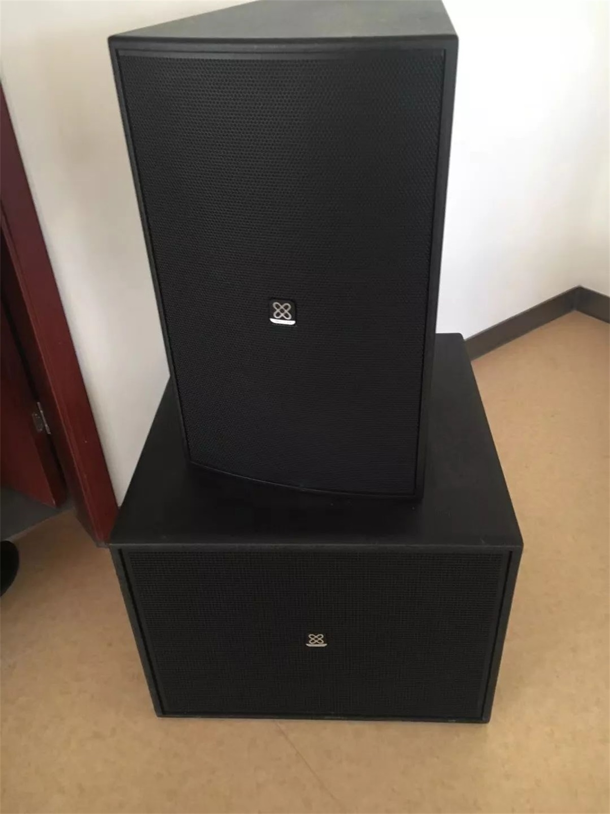 ia_1600000487.jpg